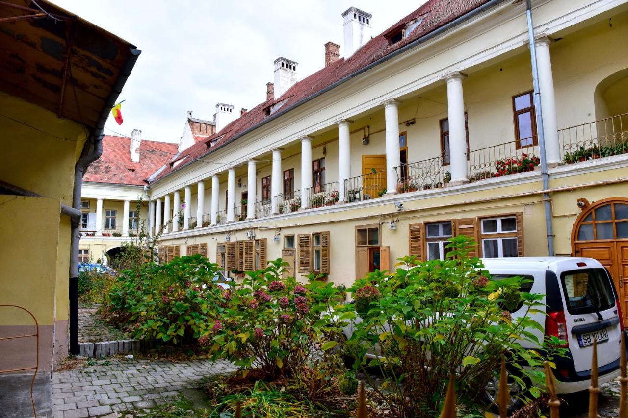 La Cristina - Big Square Apartment Sibiu Exterior foto